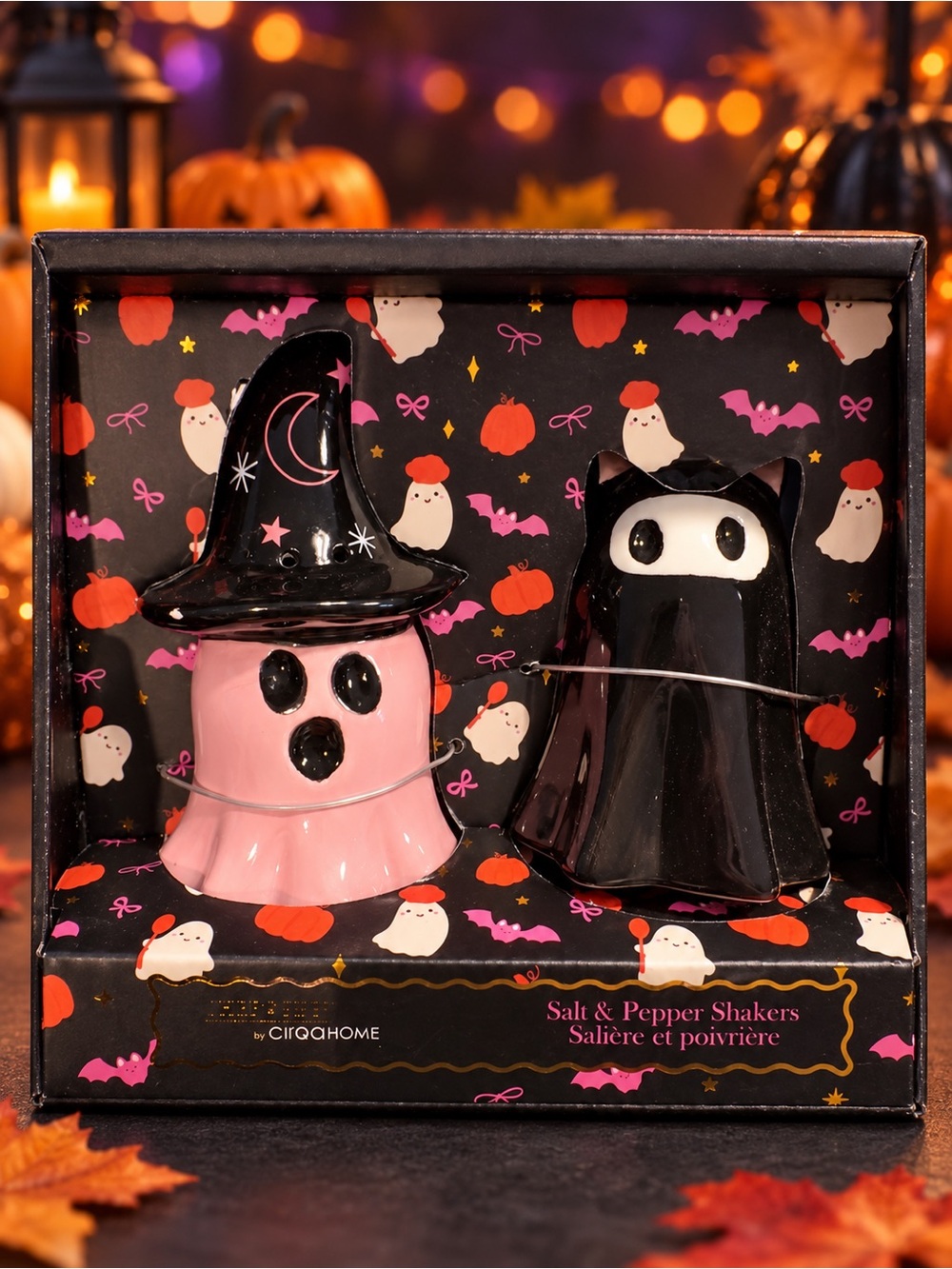 Pink Ghost & Black Cat Salt and Pepper Shakers(tiny chip on pink)